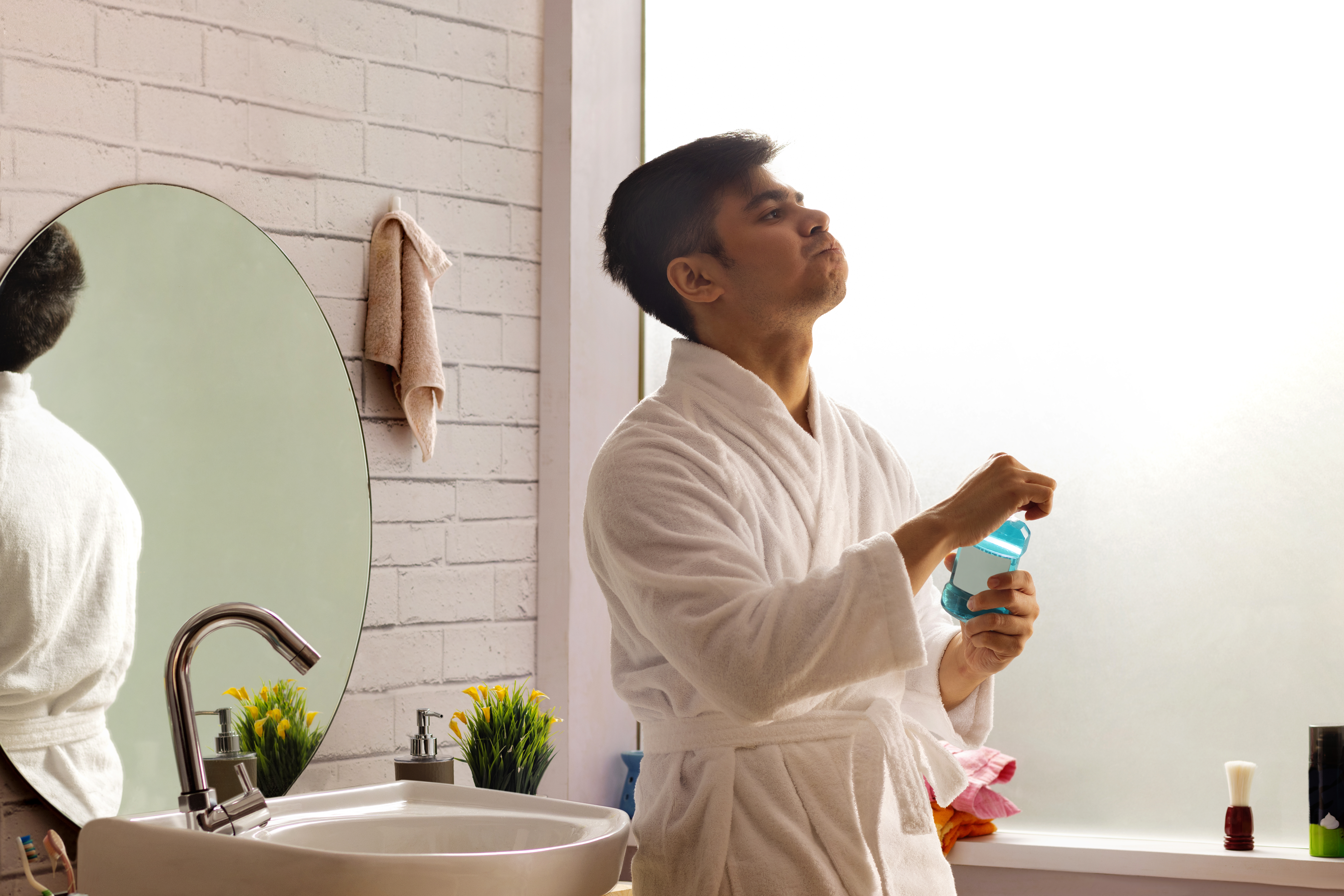 effective home remedies for bad breath- colgate in